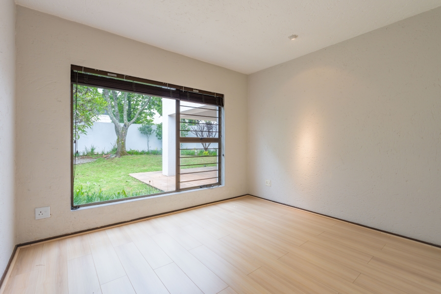 To Let 2 Bedroom Property for Rent in River Club Gauteng