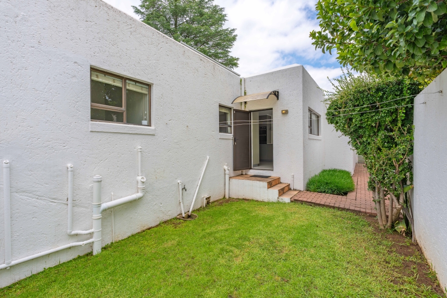 To Let 2 Bedroom Property for Rent in River Club Gauteng