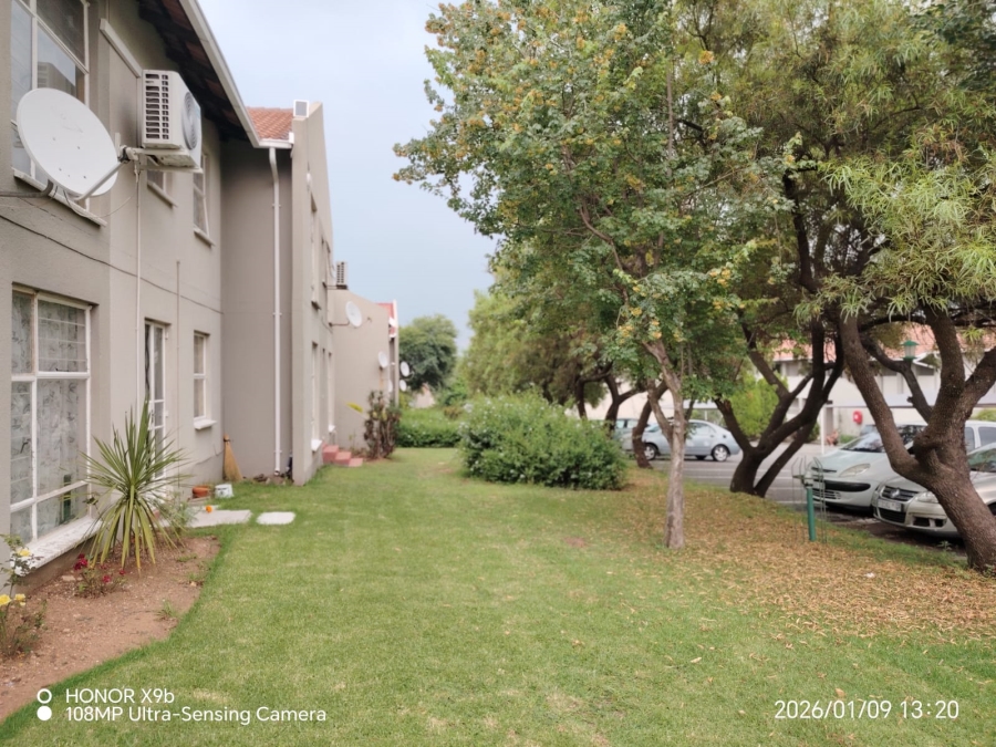2 Bedroom Property for Sale in Vorna Valley Gauteng