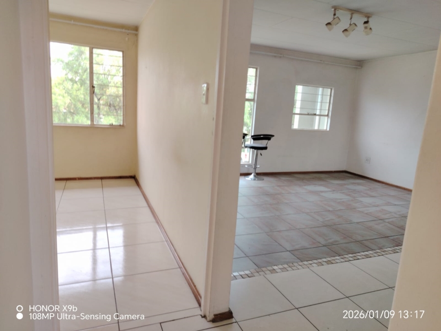 2 Bedroom Property for Sale in Vorna Valley Gauteng