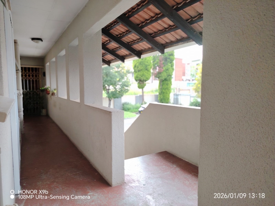 2 Bedroom Property for Sale in Vorna Valley Gauteng