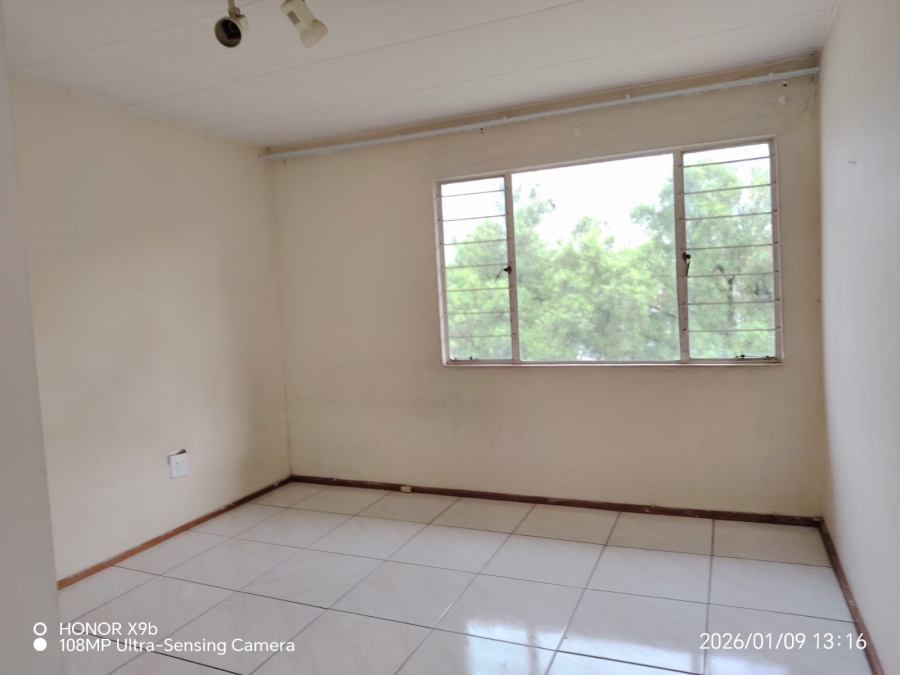 2 Bedroom Property for Sale in Vorna Valley Gauteng