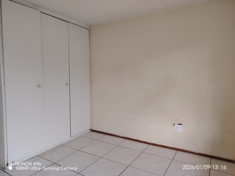 2 Bedroom Property for Sale in Vorna Valley Gauteng