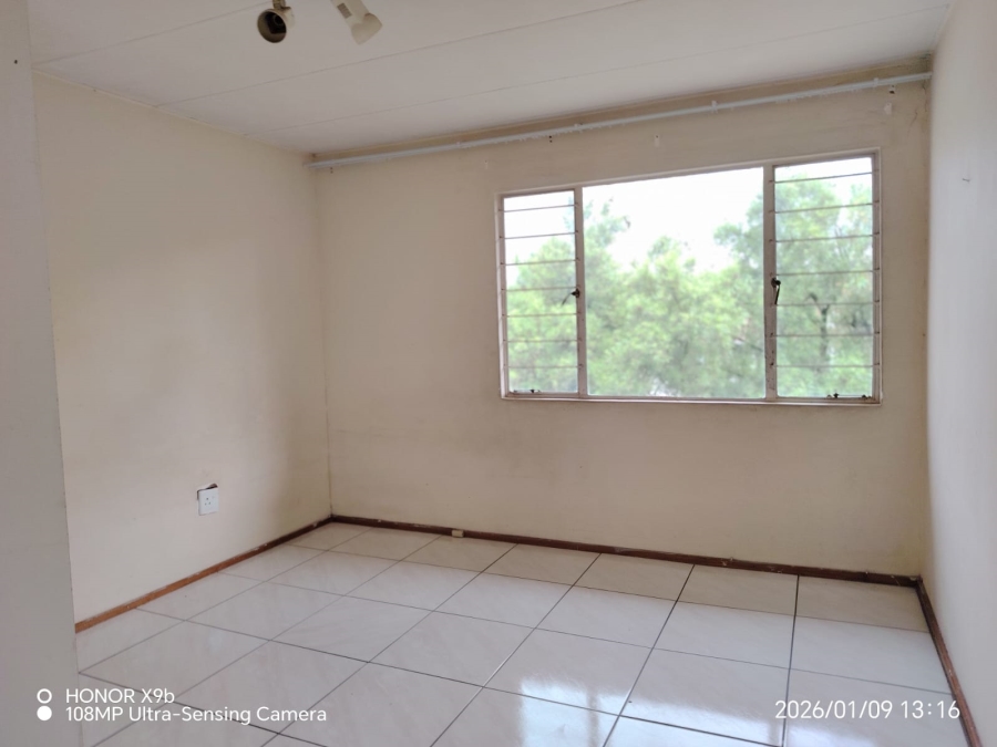 2 Bedroom Property for Sale in Vorna Valley Gauteng