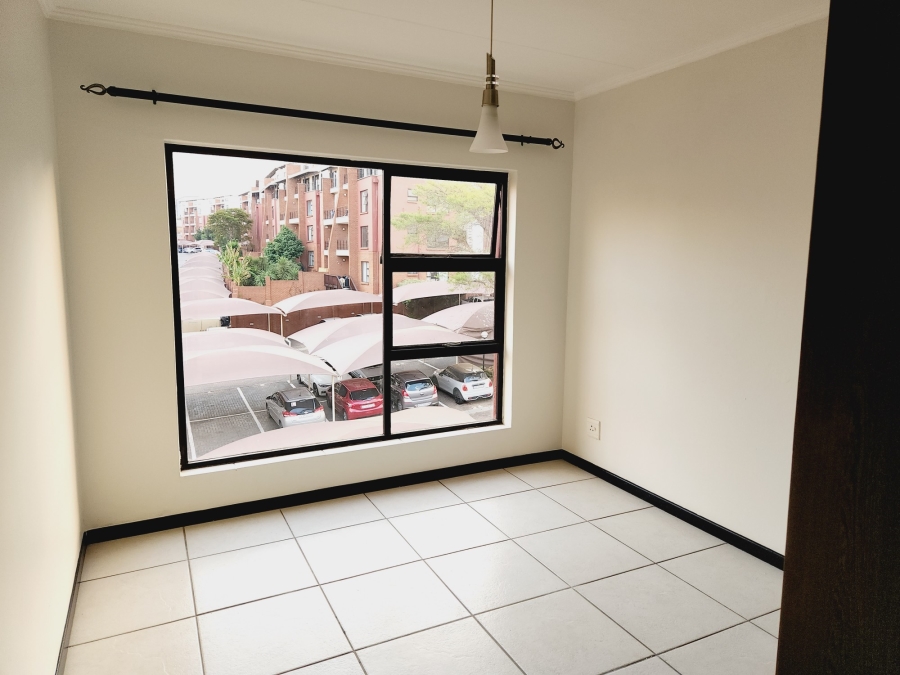 To Let 2 Bedroom Property for Rent in Greenstone Hill Gauteng