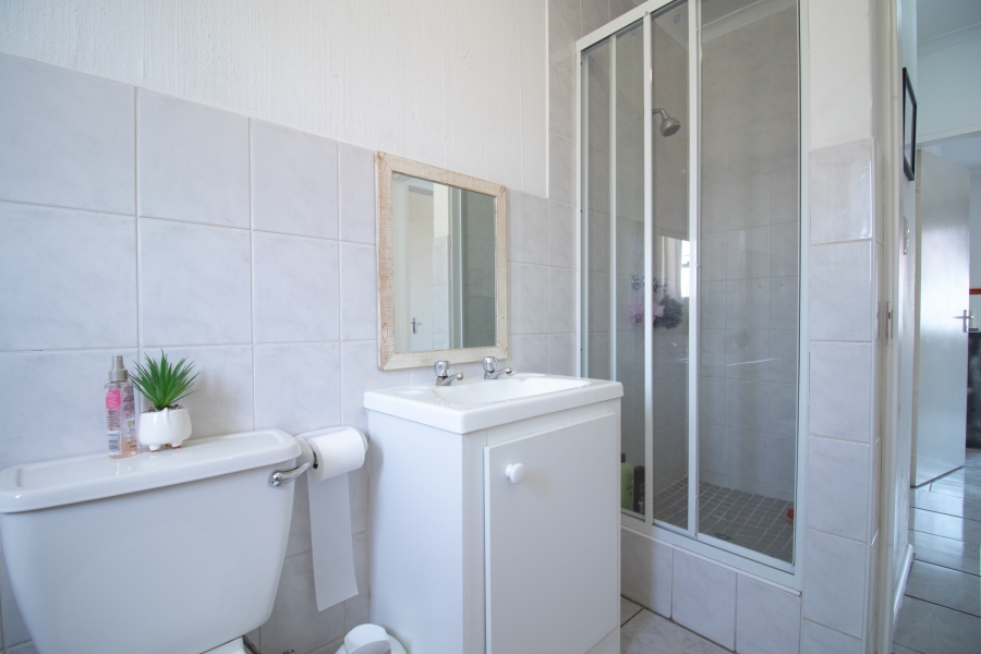 2 Bedroom Property for Sale in Vorna Valley Gauteng