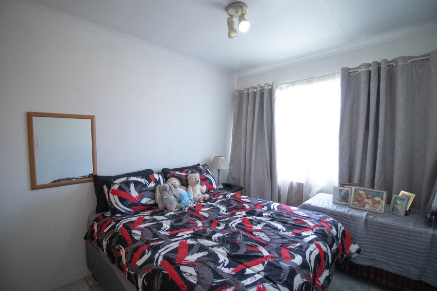 2 Bedroom Property for Sale in Vorna Valley Gauteng