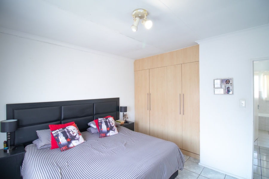 2 Bedroom Property for Sale in Vorna Valley Gauteng