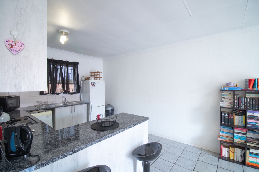 2 Bedroom Property for Sale in Vorna Valley Gauteng