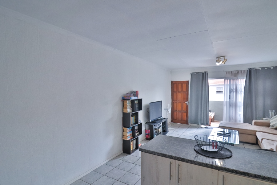 2 Bedroom Property for Sale in Vorna Valley Gauteng