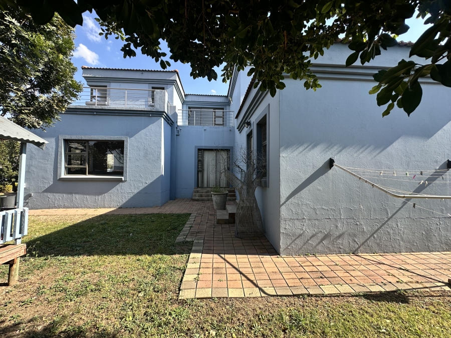 To Let 5 Bedroom Property for Rent in Thatchfield Estate Gauteng