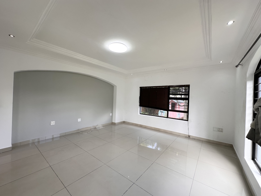 To Let 5 Bedroom Property for Rent in Thatchfield Estate Gauteng