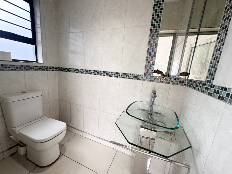 To Let 5 Bedroom Property for Rent in Thatchfield Estate Gauteng