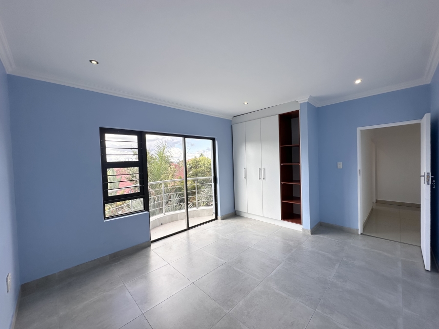 To Let 5 Bedroom Property for Rent in Thatchfield Estate Gauteng