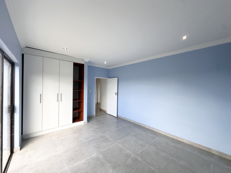 To Let 5 Bedroom Property for Rent in Thatchfield Estate Gauteng