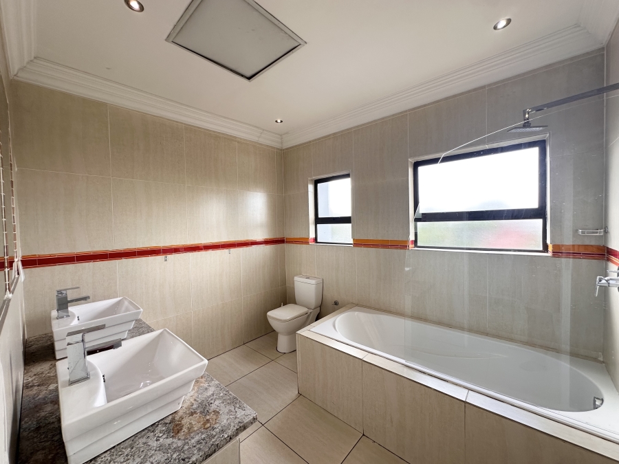 To Let 5 Bedroom Property for Rent in Thatchfield Estate Gauteng