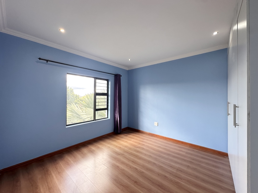 To Let 5 Bedroom Property for Rent in Thatchfield Estate Gauteng