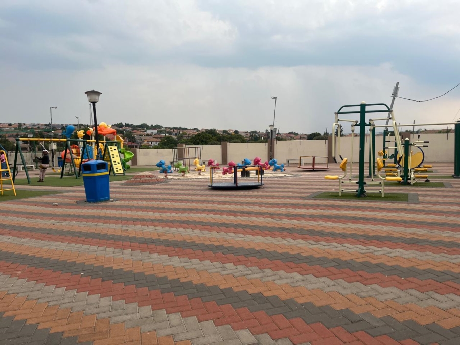 3 Bedroom Property for Sale in Noordwyk Gauteng