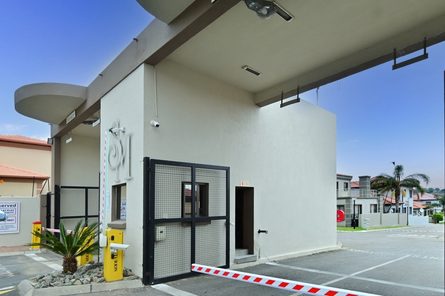 3 Bedroom Property for Sale in Noordwyk Gauteng