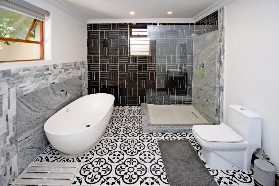 4 Bedroom Property for Sale in Saxonwold Gauteng