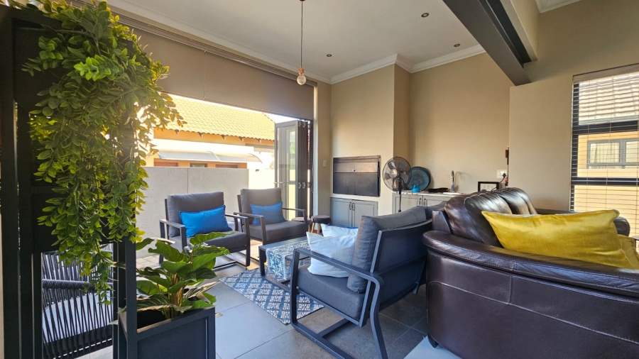 4 Bedroom Property for Sale in Midstream Ridge Gauteng