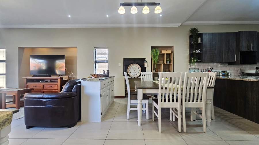 4 Bedroom Property for Sale in Midstream Ridge Gauteng