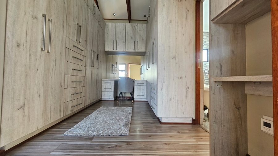 4 Bedroom Property for Sale in Midstream Ridge Gauteng