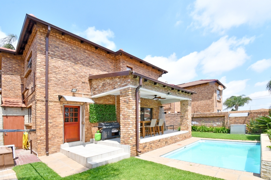 3 Bedroom Property for Sale in North Riding Gauteng