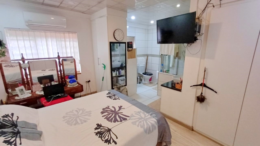 4 Bedroom Property for Sale in Lyttelton Manor Gauteng