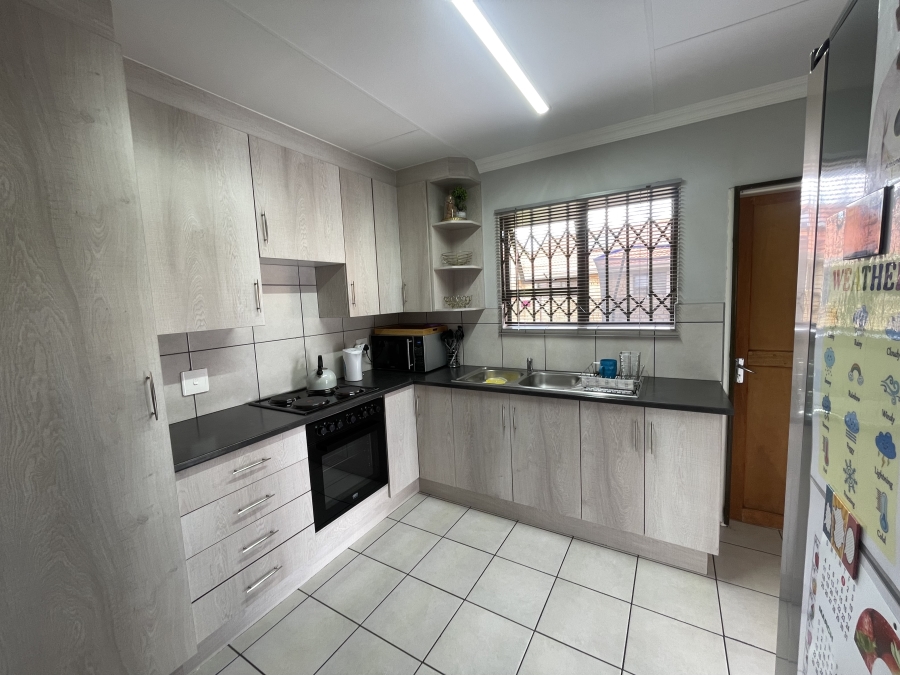 3 Bedroom Property for Sale in Sunair Park Gauteng