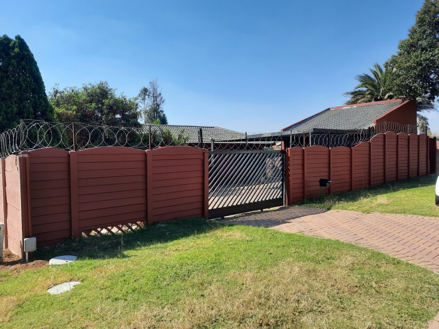 3 Bedroom Property for Sale in Elandspark Gauteng