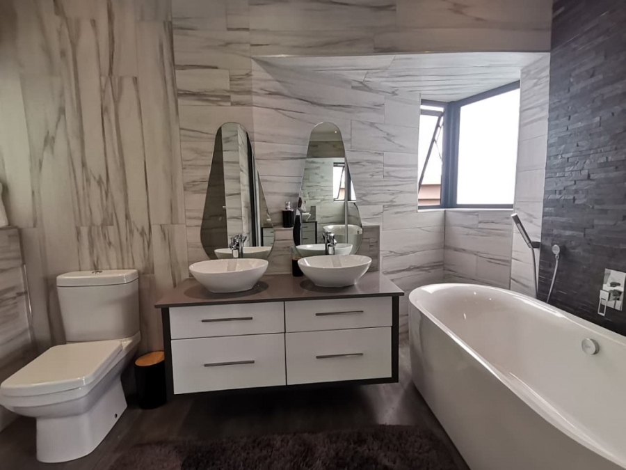 2 Bedroom Property for Sale in Bassonia Gauteng