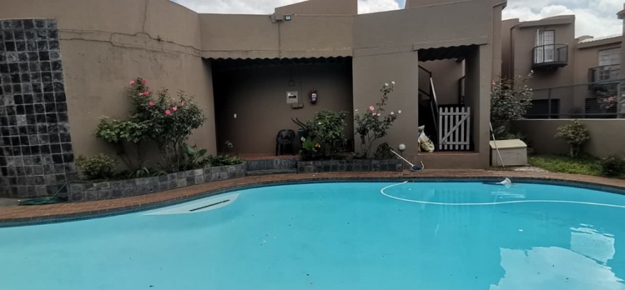 2 Bedroom Property for Sale in Bassonia Gauteng