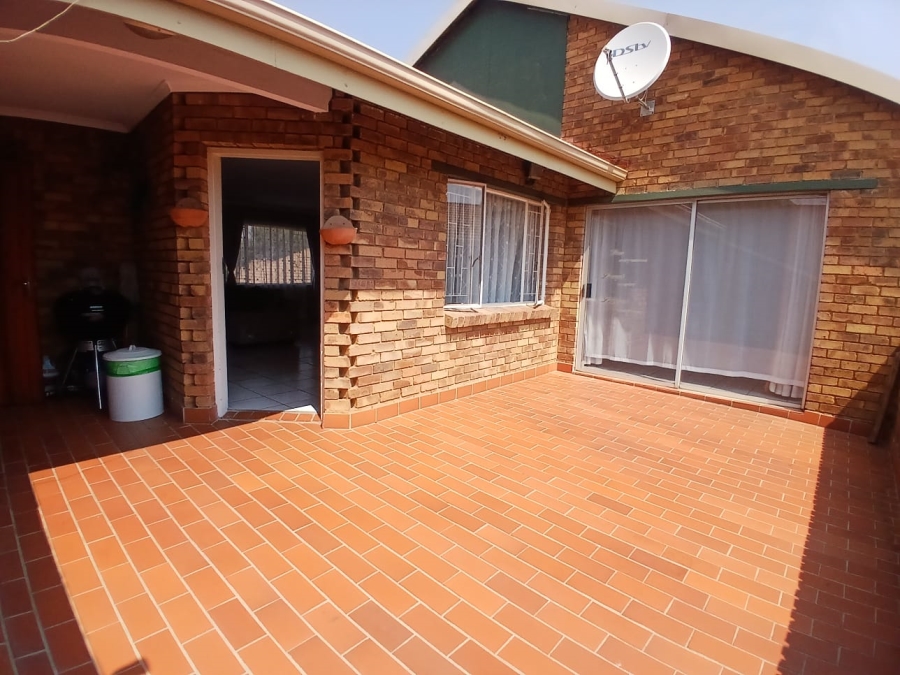 3 Bedroom Property for Sale in Terenure Gauteng