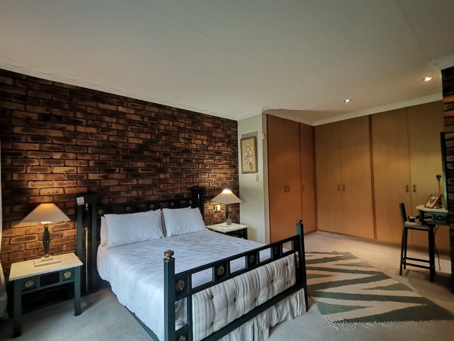 3 Bedroom Property for Sale in Mulbarton Gauteng