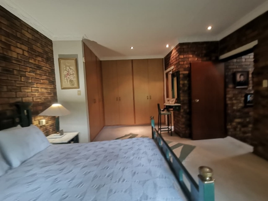 3 Bedroom Property for Sale in Mulbarton Gauteng