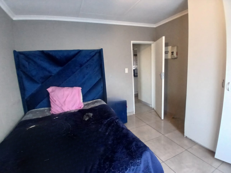 2 Bedroom Property for Sale in Chloorkop Gauteng