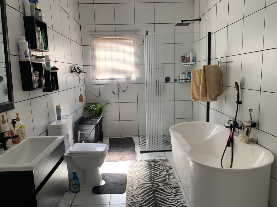 3 Bedroom Property for Sale in Hillshaven Gauteng