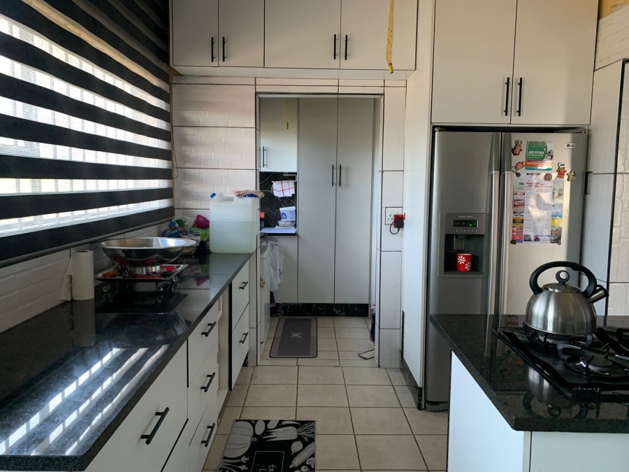 3 Bedroom Property for Sale in Hillshaven Gauteng