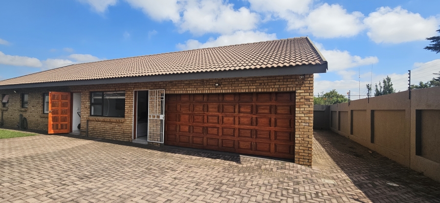 3 Bedroom Property for Sale in Raceview Gauteng