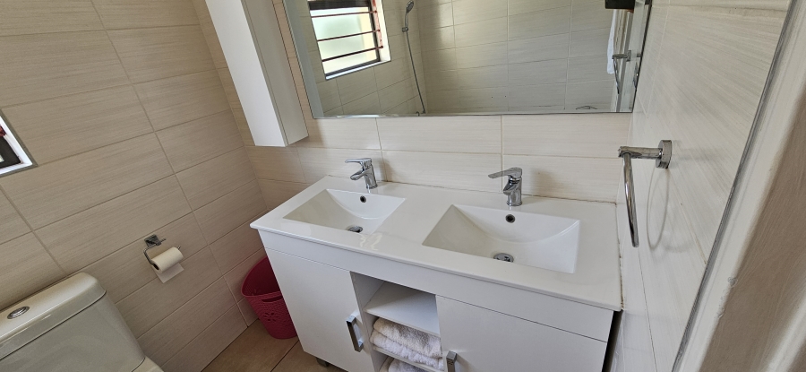 3 Bedroom Property for Sale in New Market Gauteng