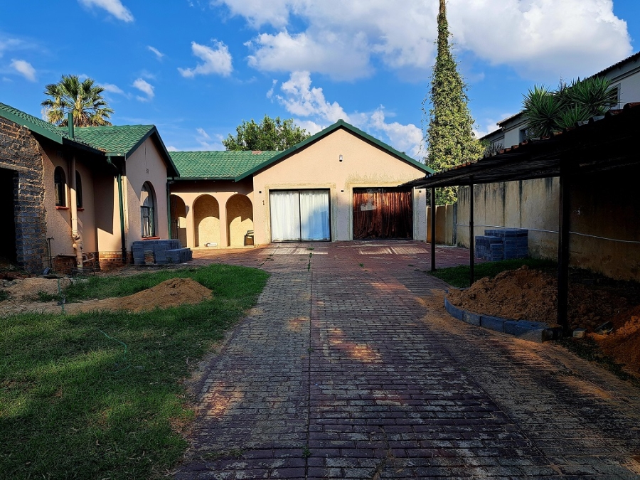 To Let 4 Bedroom Property for Rent in Mayberry Park Gauteng