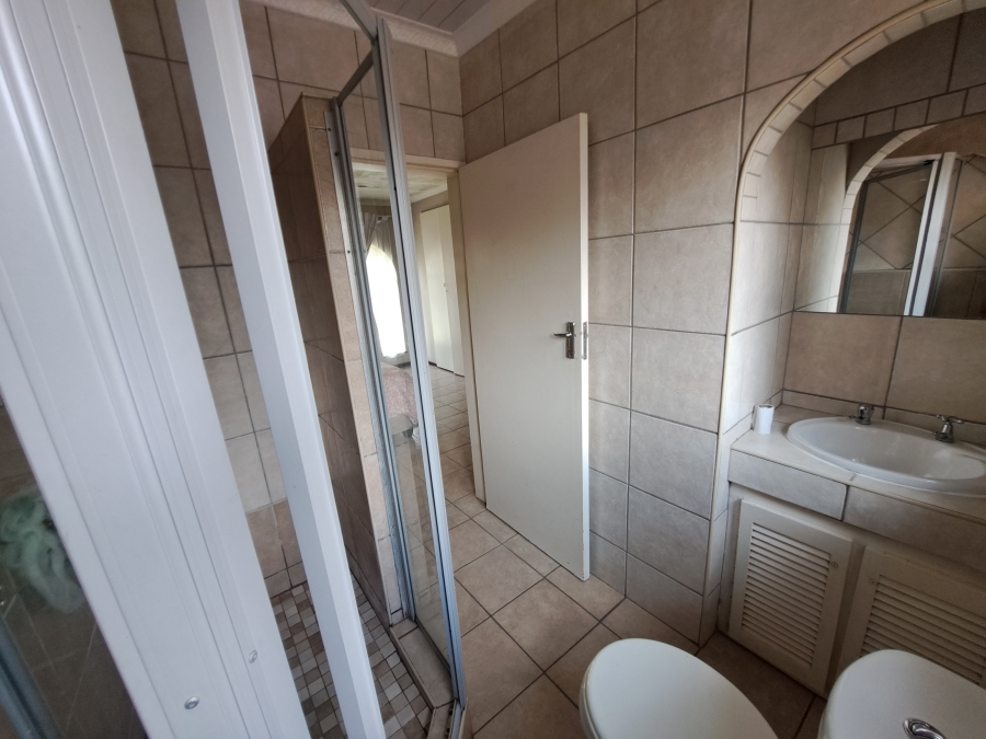 To Let 4 Bedroom Property for Rent in Mayberry Park Gauteng