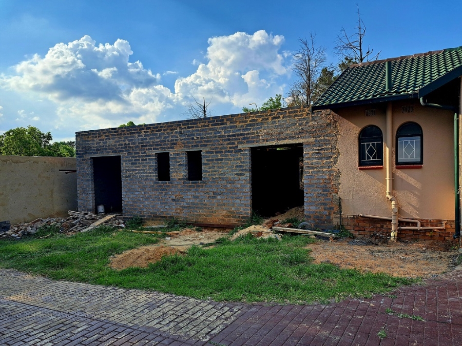 To Let 4 Bedroom Property for Rent in Mayberry Park Gauteng