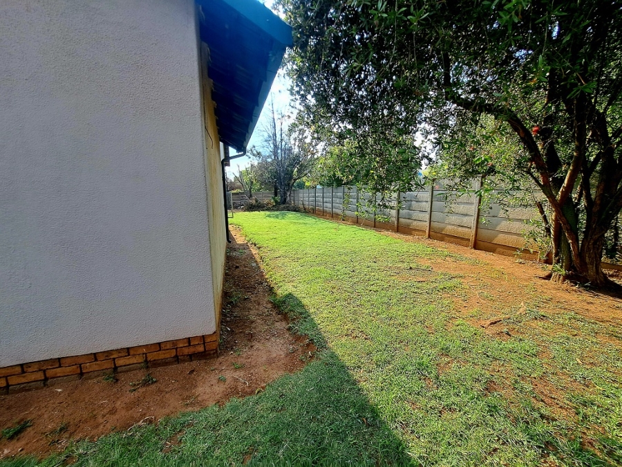 To Let 4 Bedroom Property for Rent in Mayberry Park Gauteng