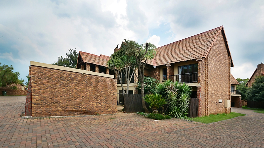 2 Bedroom Property for Sale in Glen Marais Gauteng
