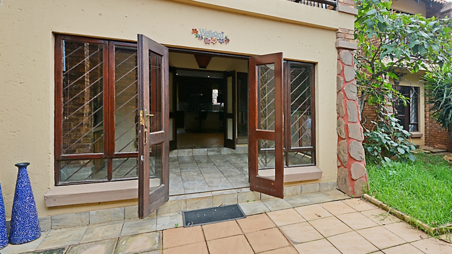 2 Bedroom Property for Sale in Glen Marais Gauteng