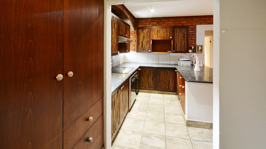 2 Bedroom Property for Sale in Glen Marais Gauteng