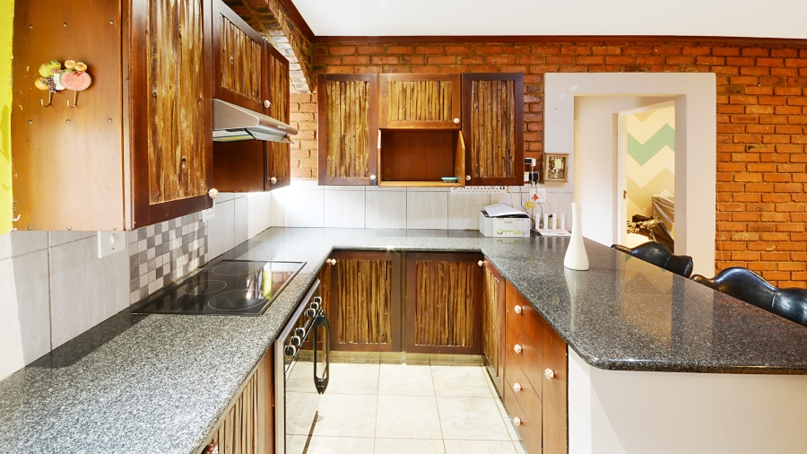 2 Bedroom Property for Sale in Glen Marais Gauteng