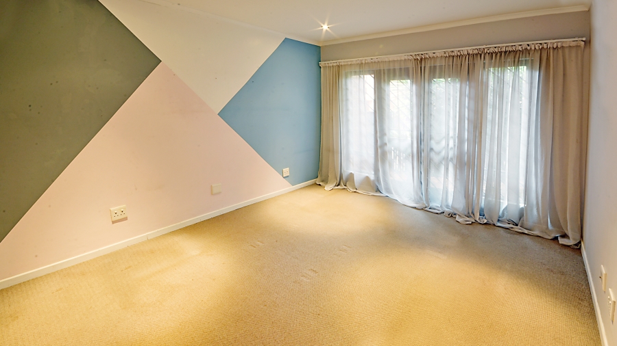 2 Bedroom Property for Sale in Glen Marais Gauteng